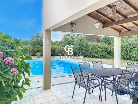 maison d'architecte avec piscine à 10 minutes de saintes