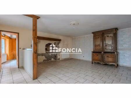 belle bâtisse de village rassemblant deux habitations