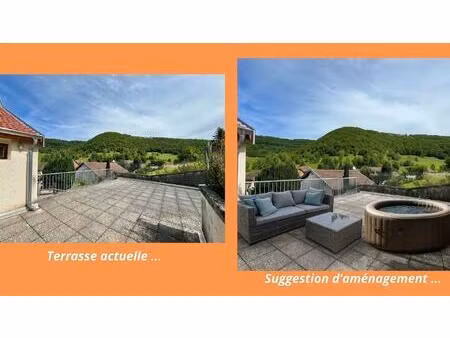 maison au cœur d’un village paisible  proche du mont poupet – 2 logements  grange  cour et