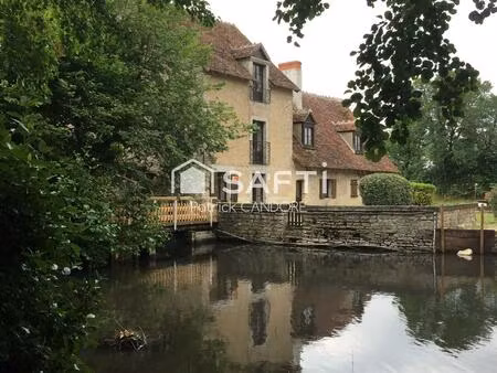 en berry  authentique moulin à eau du 18eme
