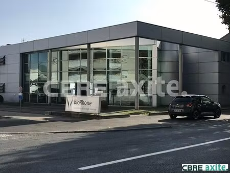 location local professionnel 1 357m² roussillon 38150