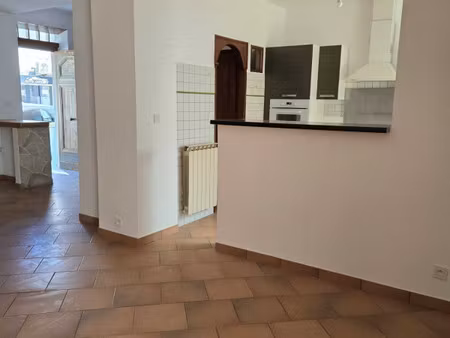 location maison 5 pièces 146 m² à marseille 12 (13012)