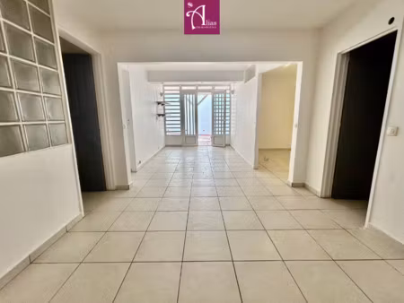 achat local professionnel 57m² le gosier 97190