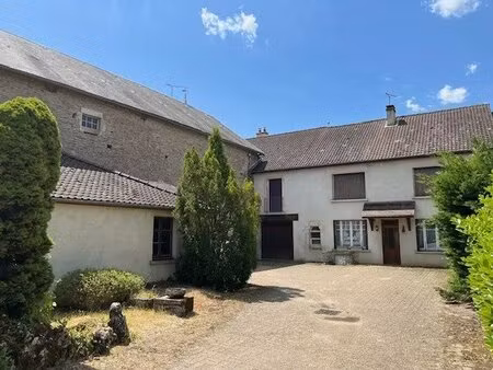 tres belle maison avec 4 chambres