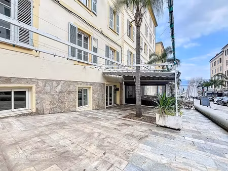 location locaux professionnels 69.82 m² à ajaccio (20000)  2 200 €