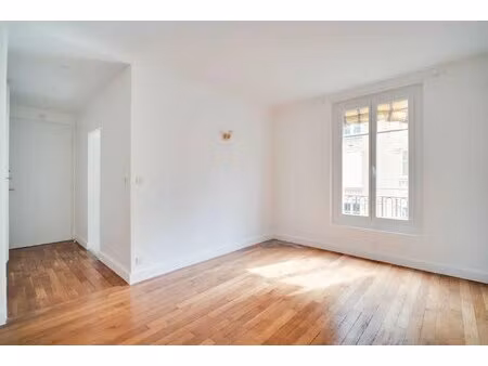 92200 - rue soyer - 2 pieces vide refait a neuf de 37 m2