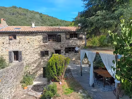 maison traditionnelle à vendre avec jardin et garage