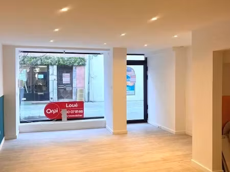 location locaux professionnels à la roche-sur-foron (74800)  1 200 €