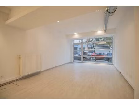 bel espace commercial au rez de chaussee