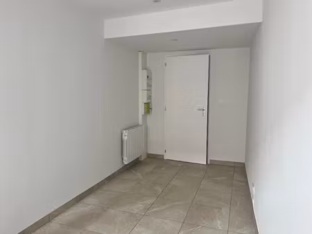 location locaux professionnels 12 m² à niort (79000)  300 €