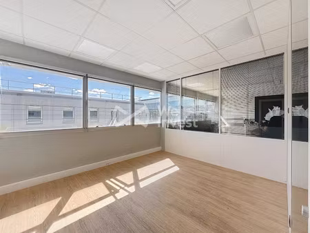 location locaux professionnels 260 m² à bron (69500)  2 900 €