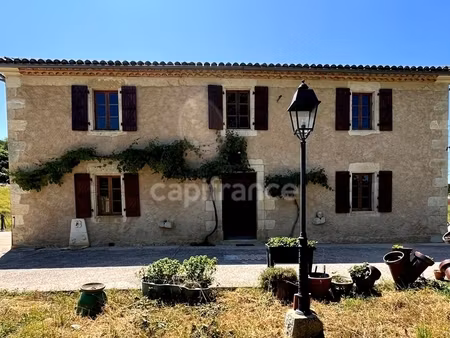 jolie maison de campagne (320 m2  9 pièces  5 chambres) à vendre  sur terrain de 8500 m2  