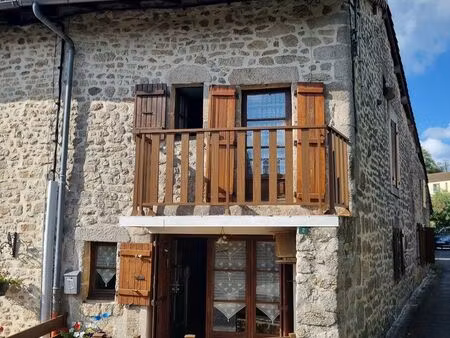 montrol sénard - maison de village