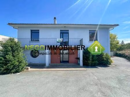 vente bureaux et commerces à chantonnay (85110) : à vendre / 225m² chantonnay