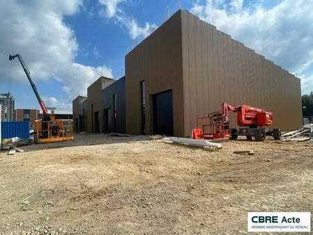 local d'activités à louer