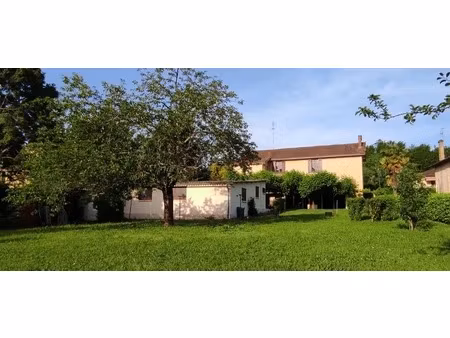 ideal profession liberale maison de bourg en pierre de 170m² ha