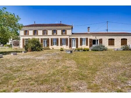 longère 7 pièces en r+1 de 190m2 habitables avec garage et hangar sur parcelle de 8803m2