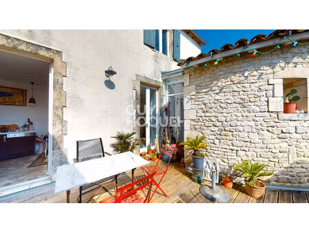 à vendre à ars-en-ré ? maison de 140 m² avec vue port et clocher