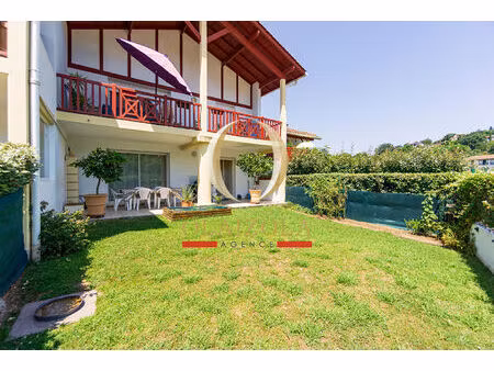 saint-pée-sur-nivelle : appartement de plain-pied avec jardin  terrasse et garage en bord 