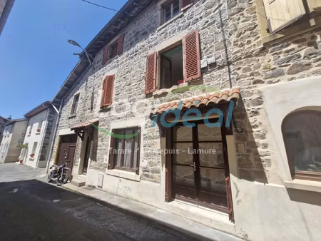 maison de village à restaurer avec grand garage attenant