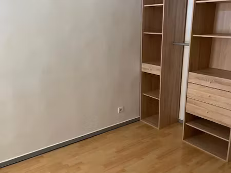 location appartement 4 pièces 55 m² à bastelicaccia (20129)  1 090 €