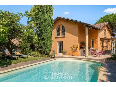 maison d'architecte avec piscine au calme dans secteur résidentiel