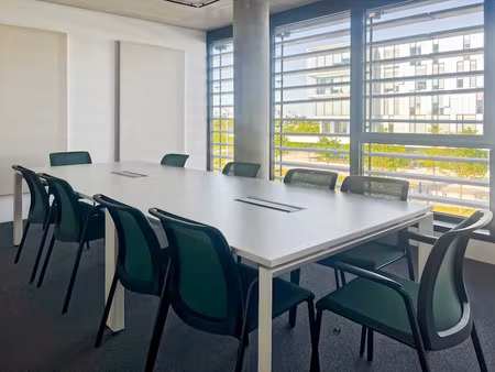 location meublée locaux professionnels 45 m² à bezannes (51430)  2 129 €