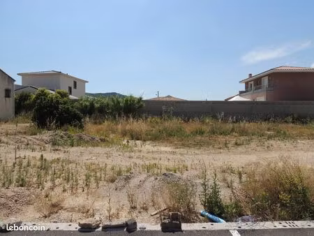 terrain viabilise 298m²