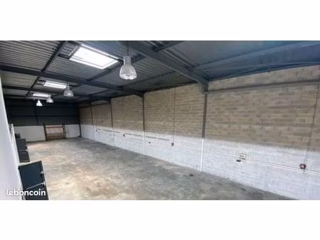 local d'activité 452 m²