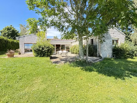 vente maison 17 pièces 323 m² civray (86400)