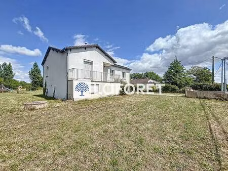 vente maison à nueil-les-aubiers (79250) : à vendre / 92m² nueil-les-aubiers