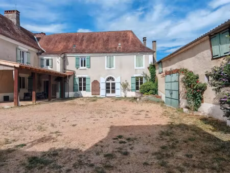 vente maison 11 pièces 290 m² à savignac-les-eglises (24420)  318 000 €