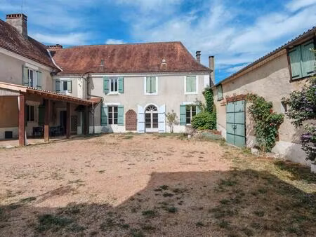 savignac les eglises - gite de 8 chambres et sa grange sur 2100m² de terrain