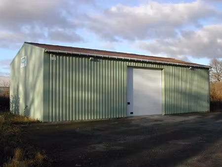 location locaux professionnels 115 m² à saint-michel-des-andaines (61600)  2 175 €