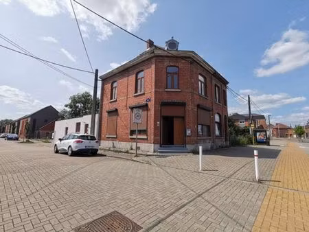 lumineuse surface idéalement située