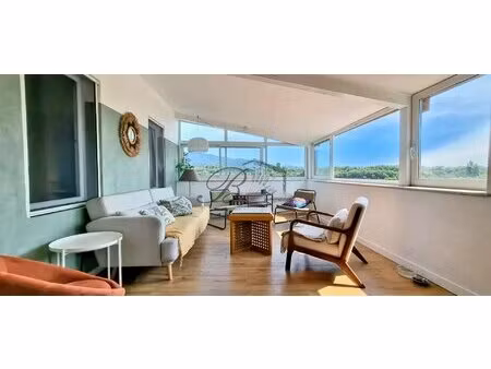 maison de village à la motte-d'aigues  charme assuré