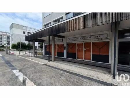 location murs commerciaux 300 m²