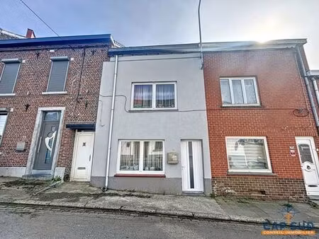 maison: familiale ou kangourou ou avec profession libérale