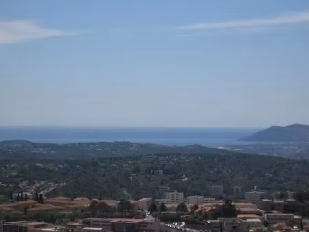location appartement 4 pièces 12 m² à grasse (06130)