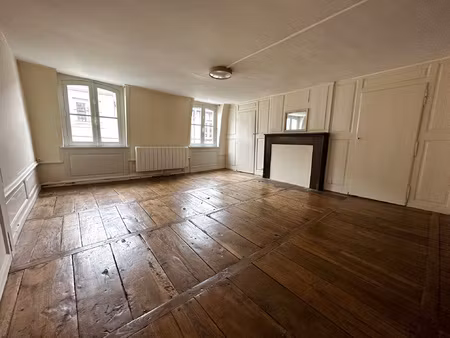 charmant t3 dans un immeuble bourgeois