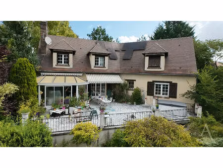 vente maison 8 pièces  199.84m²  villette