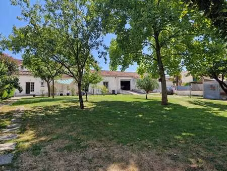 vente maison à saint-pierre-d'amilly (17700) : à vendre / 175m² saint-pierre-d'amilly