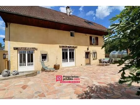 charmante maison individuelle   7 pièces  piscine