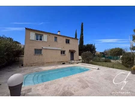 maison individuelle avec piscine  garage