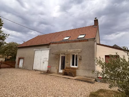 a vendre maison 4 pièces 75 m2  en hameau à proximité d'aigu