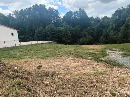 vente terrain 1930 m² villeneuve-les-cerfs (63310)