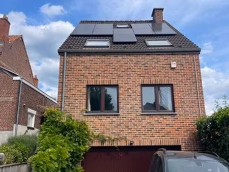 maison 3 facades de +/-204m2 + jardin + double garage