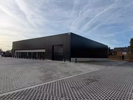 immeuble semi-industriel neuf de 1200m²