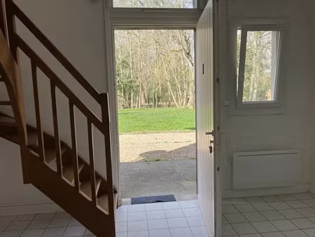 location appartement 1 pièce 26 m² à aincourt (95510)  580 €