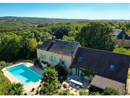 exclusivite - secteur gourdon - ravissante demeure en pierre sur 1161 m² avec piscine et..